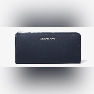 Brand new Michael Kors jet set quarter zip wallet